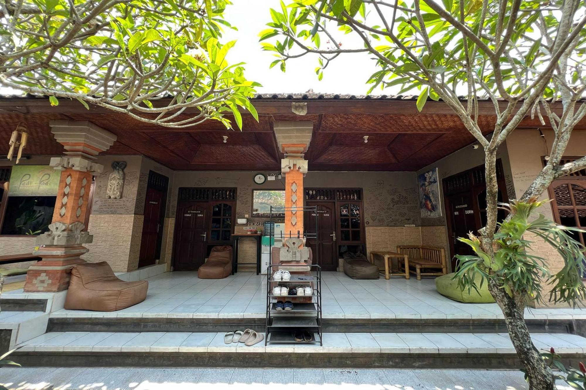 Padi-Padi Hostel & Bar Ubud  Luaran gambar